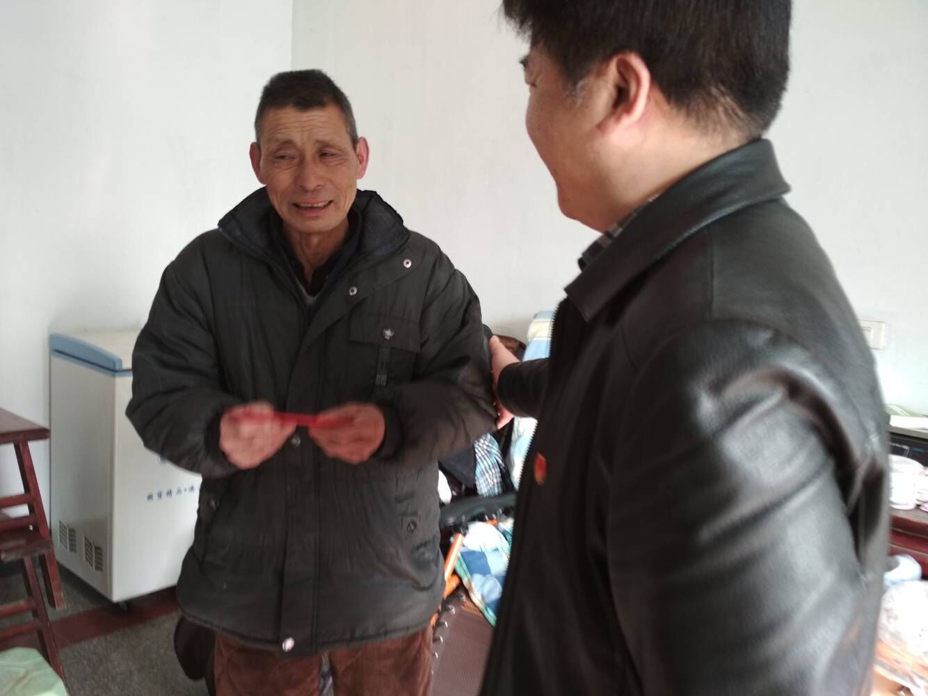 【关怀慰问】结对帮扶 传递温暖——集团党委慰问胥口镇灵苑村困难群众