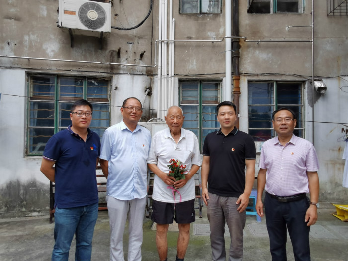 【党群园地】崇尚英雄 关爱老兵——和善家园项目联合党支部走访慰问退役老兵
