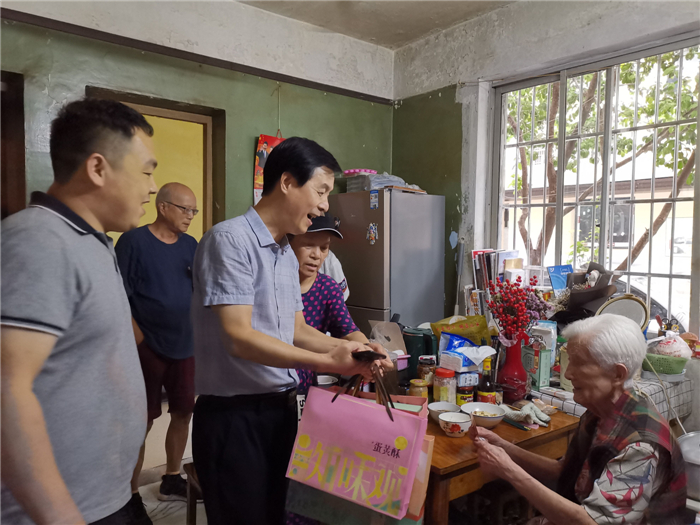 【关怀慰问】中秋送温暖 关爱暖人心