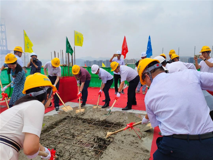 【一线投影】高新兴创联智慧产业基地项目主体结顶